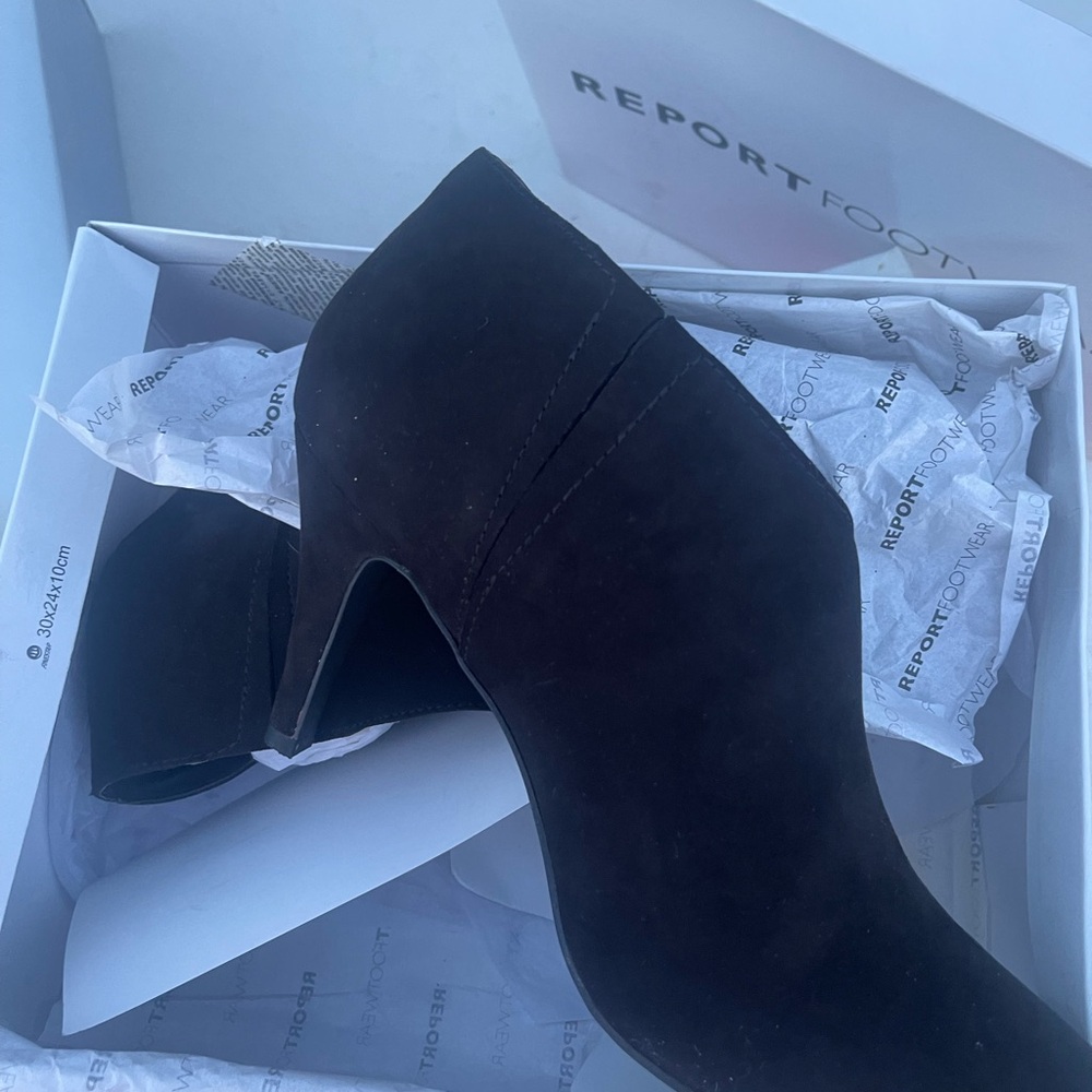 New REPORT black ankle booties size 11